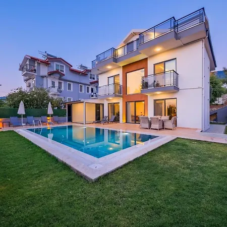 Lotus/ Oeluedeniz Isitmali Kapali Havuzlu * 费特希耶