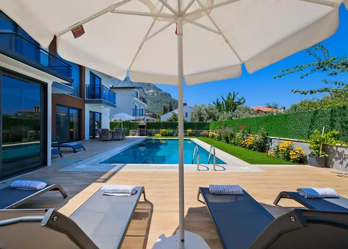 Villa Lotus/ Oeluedeniz Isitmali Kapali Havuzlu Fethiye