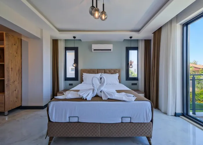 Lotus/ Oeluedeniz Isitmali Kapali Havuzlu Villa Fethiye